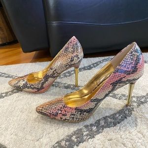 Thalia Sodi heels